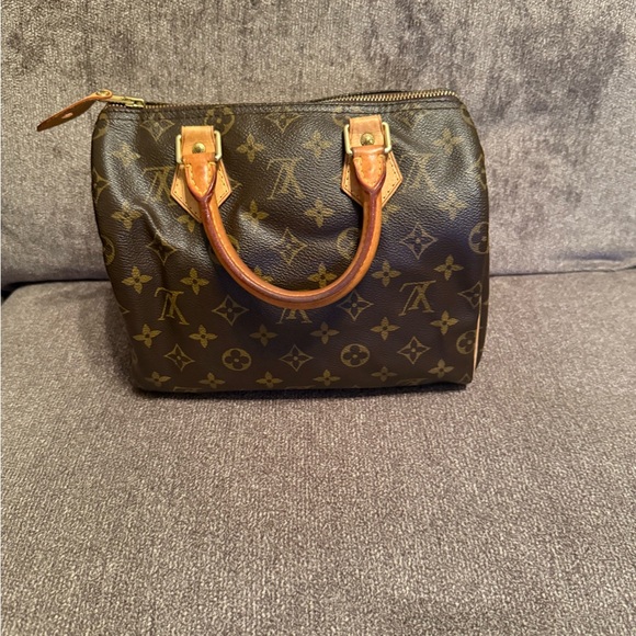 Louis Vuitton Monogram Speedy 25 - Picture 13 of 14